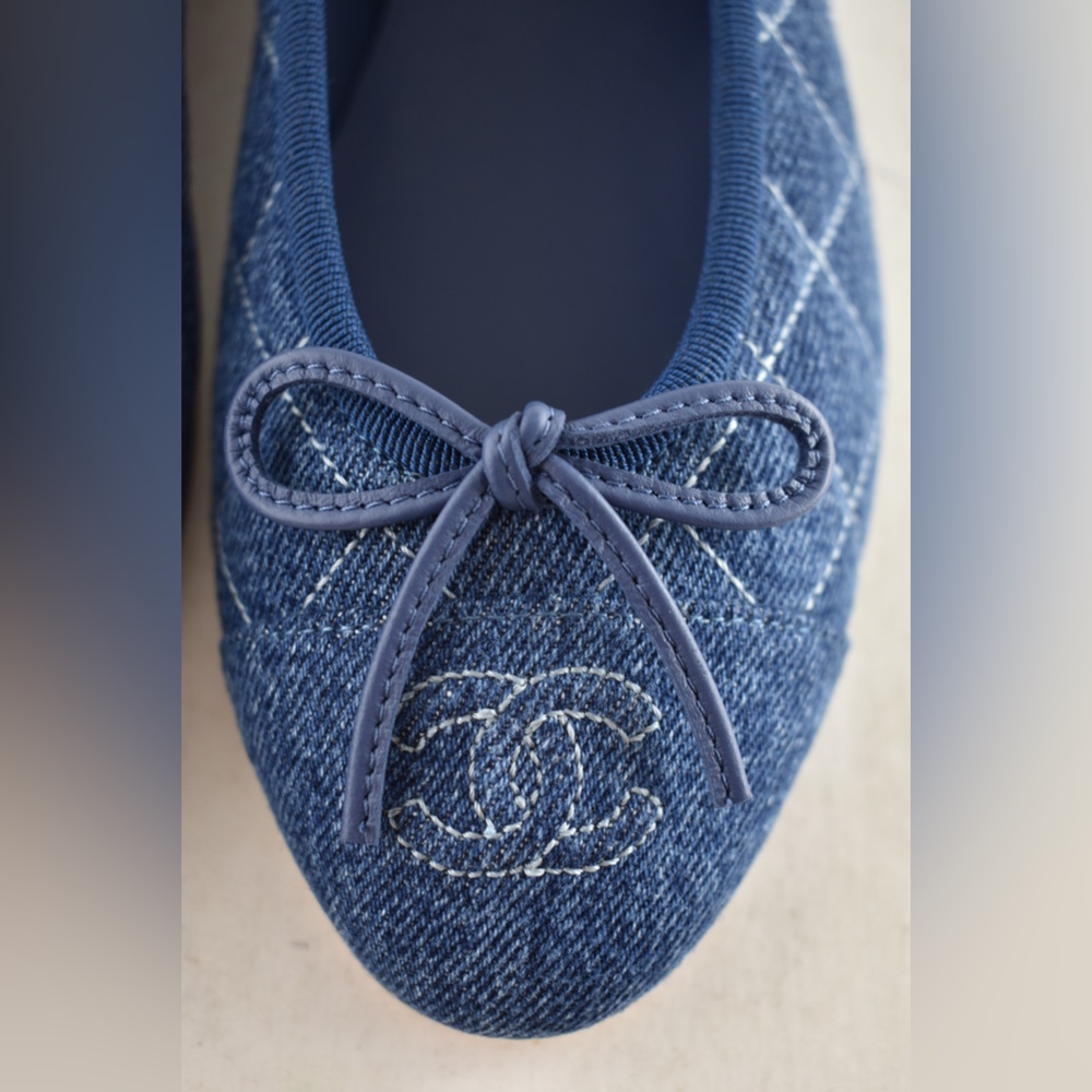Chanel 26P Washed Denim Blue Quilted CC Logo Bow Tie Ballet Ballerina Flat 37.5 - Picture 11 of 16